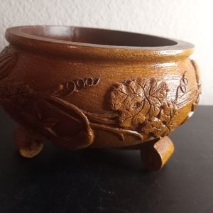 GORGEOUS FDTA USA Faux Wood Gourd Embossed 6" Footed Bowl.